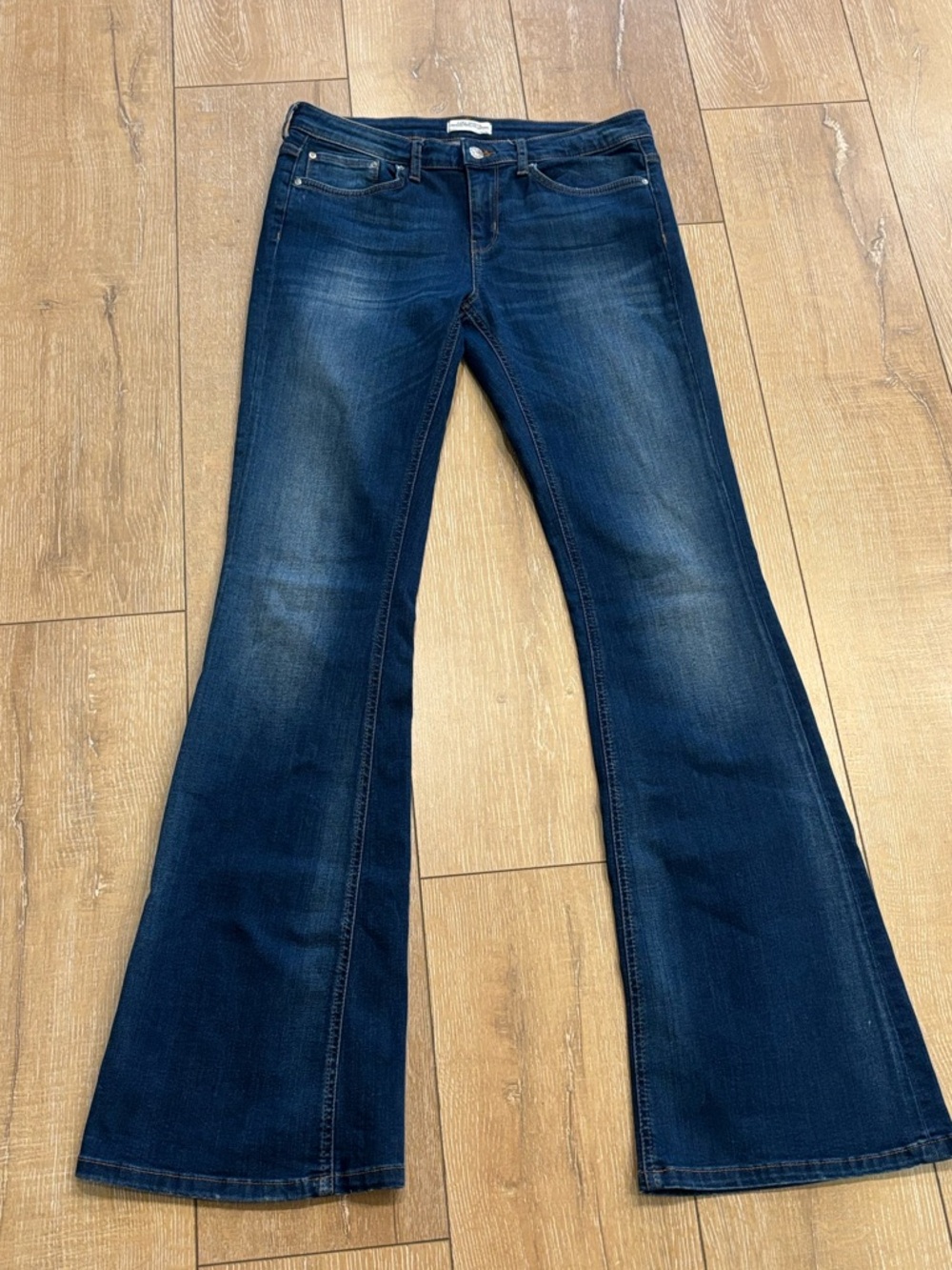 ZARA Women's Premium Denim Mid-Rise Flare Jeans - Size 8 (MEX 30) 34” inseam - Picture 2 of 9